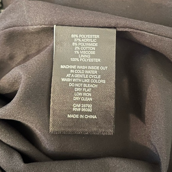 Black and White Matteson Tank Top. Knit and Lined. Size Small - Picture 5 of 5